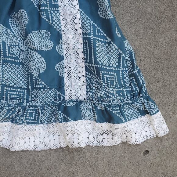 BCBGMaxAzria crochet trim silk camisole tank teal blue green white small - Picture 4 of 6